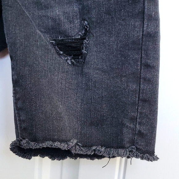 Shorts - Picture 3 of 3